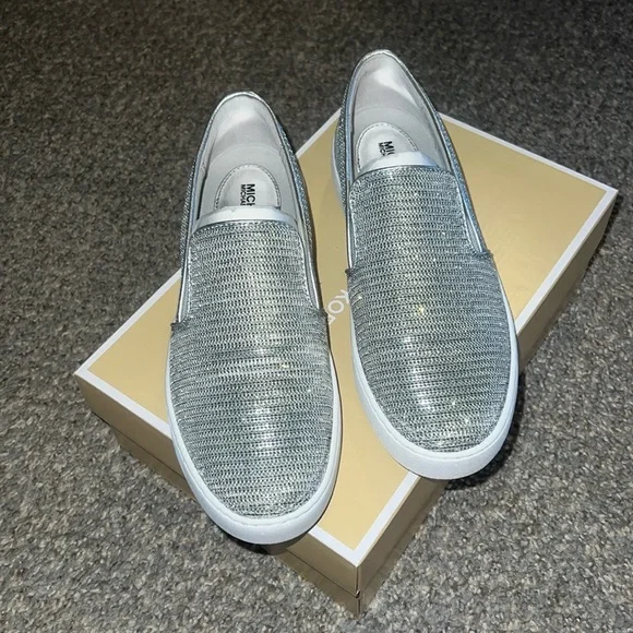 Michael kors keaton slip hotsell on silver